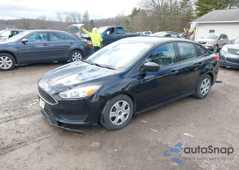 2016 Ford Focus S z USA, uszkodzony, nr VIN 1FADP3E28GL378042